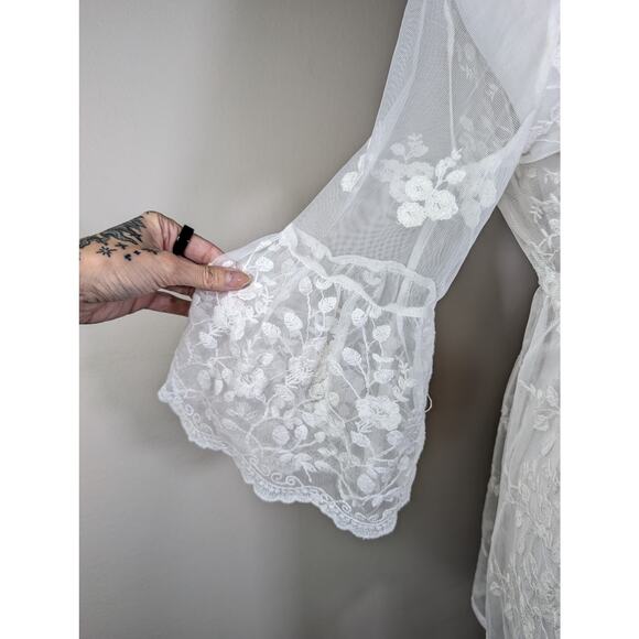 White Lace Whimsy Top - Picture 4 of 5